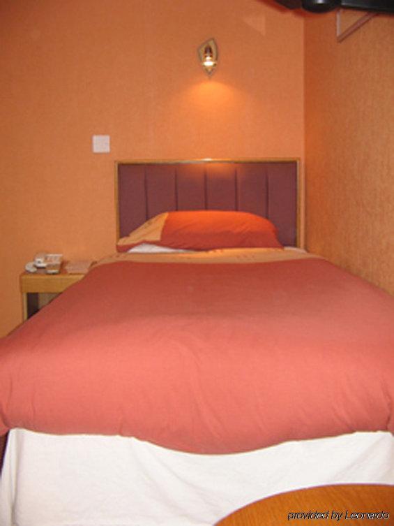 The Norfolk Hotel Birmingham Room photo